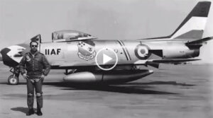 ویدیویی از نمایش تیم آکروجت تاج طلایی نیروی هوایی ارتش شاهنشاهی ایران در پایگاه چهارم شکاری دزفول سال ۱۳۳۸ خورشیدی